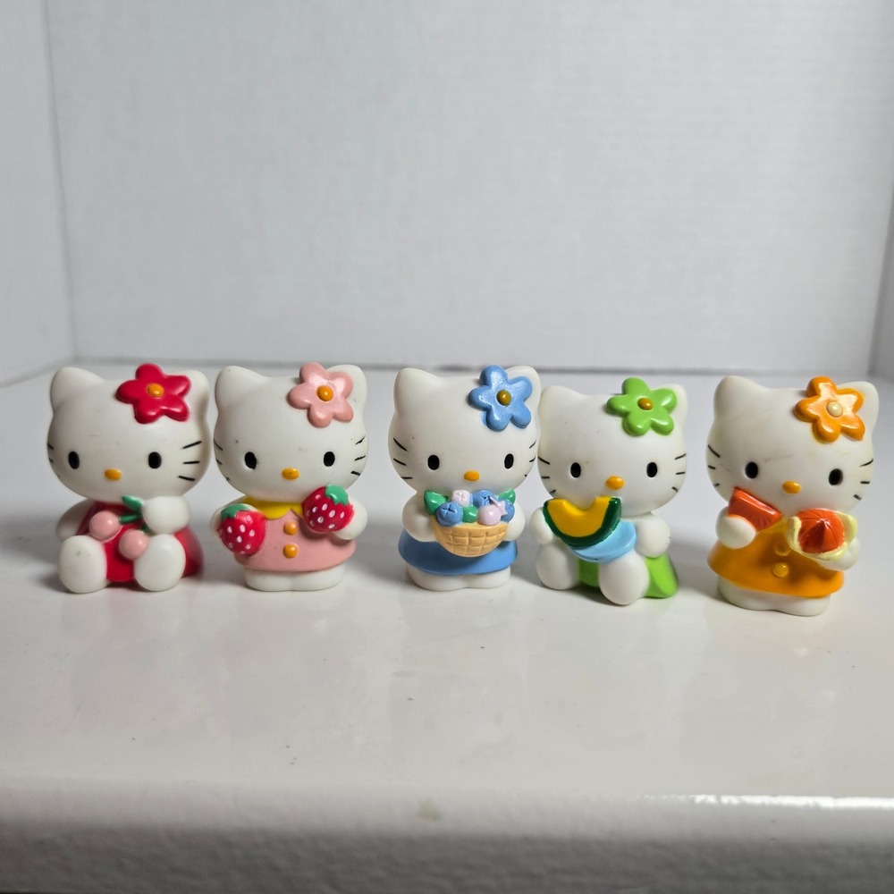 Hello Kitty Mini Soft Vinyl Figures w/ Fruits 2" Sanrio Lot of 5 Y2K 2000 VTG